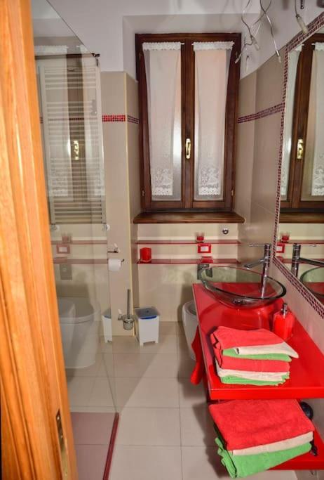 The Red Apartment Рим Экстерьер фото