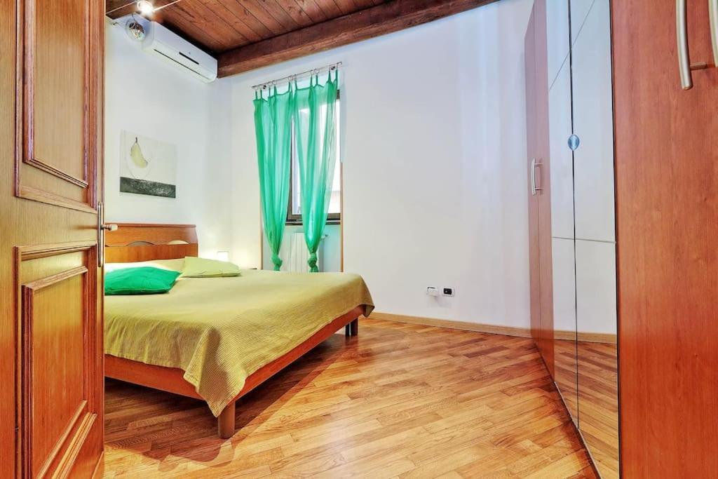 The Red Apartment Рим Экстерьер фото