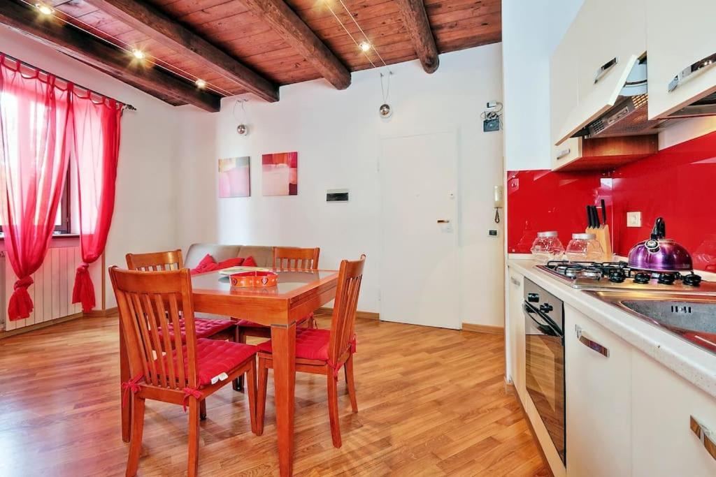 The Red Apartment Рим Экстерьер фото