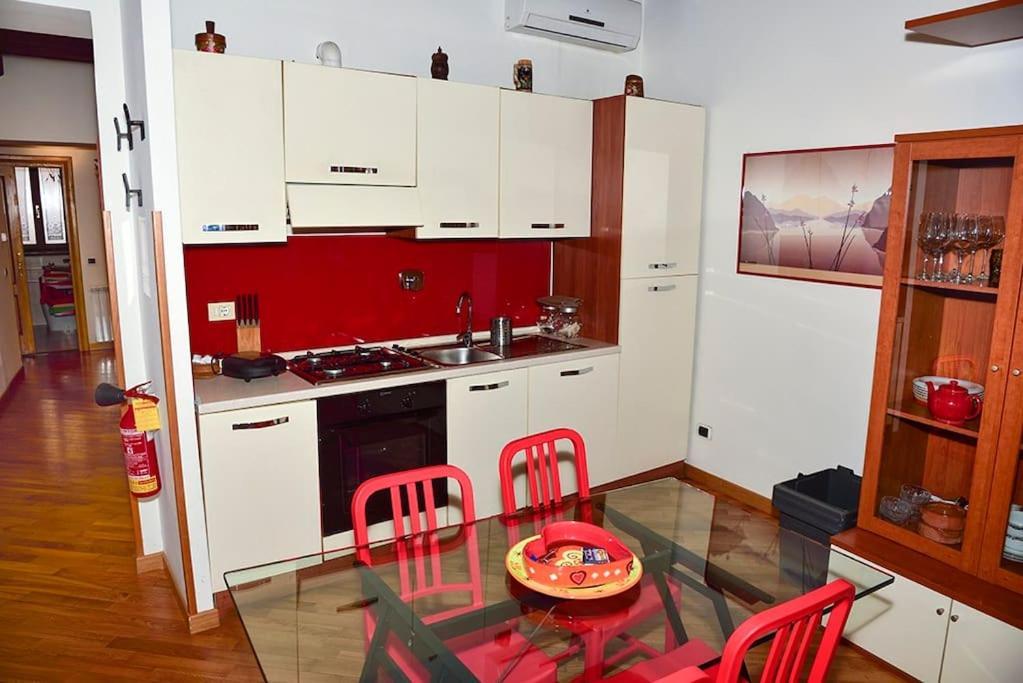 The Red Apartment Рим Экстерьер фото